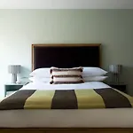 Lux Mews House Portobello 4 Bed