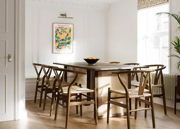 Lux Mews House Portobello 4 Bed